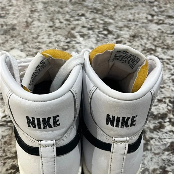 Nike Blazer ’77 High-Top Sneakers – Classic Retro Look - Picture 2 of 9